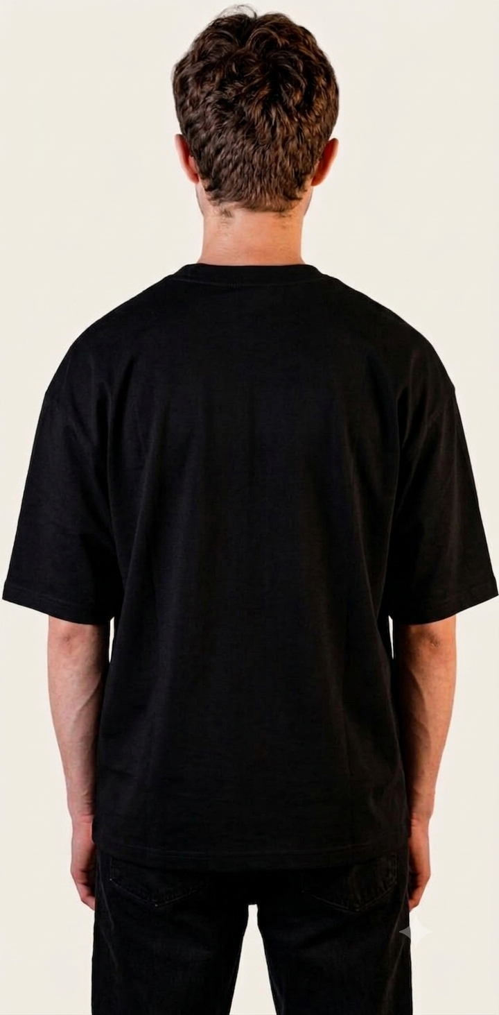 oversized crewneck t-shirt.Flow